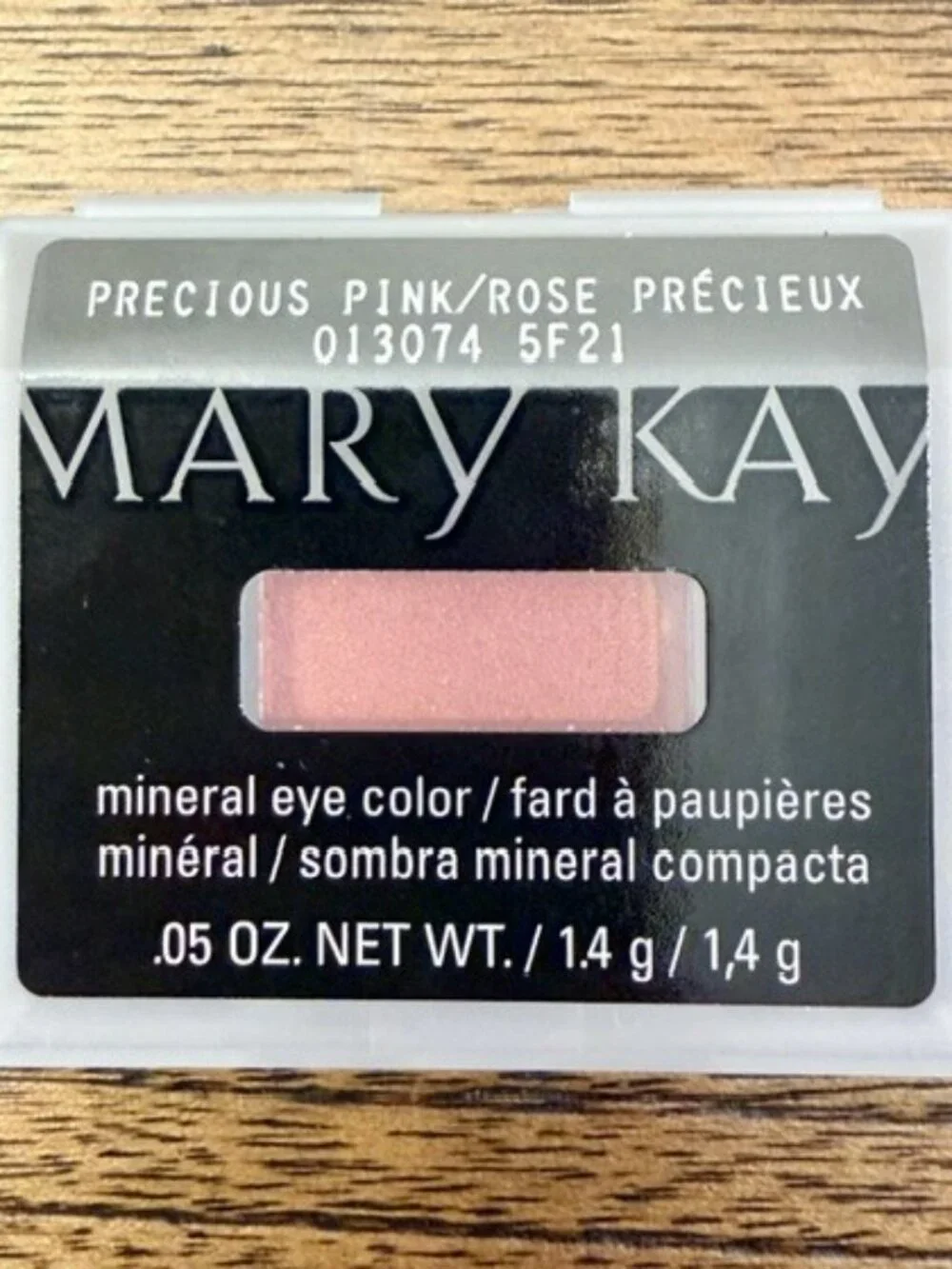 MARY KAY Mineral Eye Color: Precious Pink (Discontinued shade)